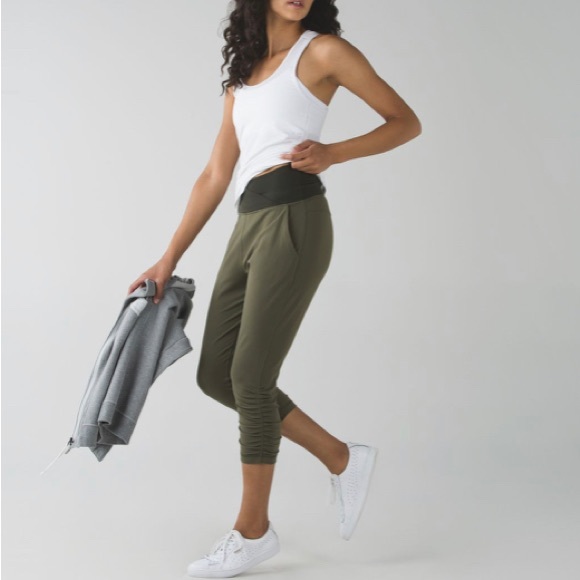 Lululemon Sunset Salutation Crop Fatigue Green Ziggy Snake Butter Pink &… - Picture 1 of 12